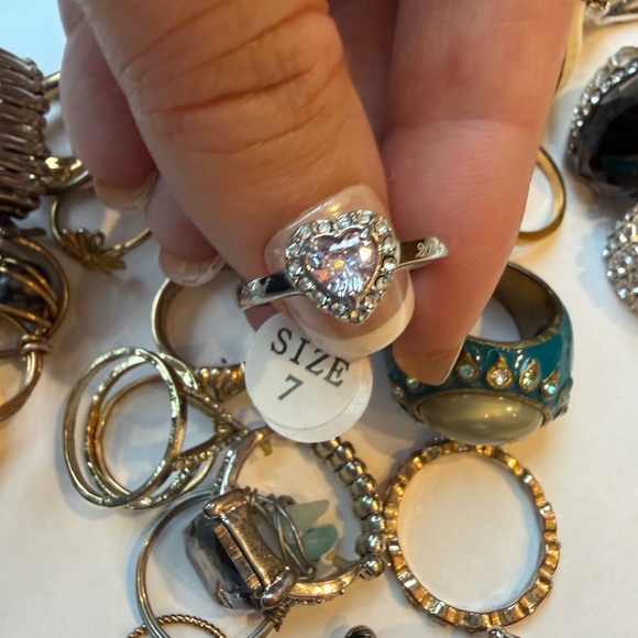 Vintage and Modern Mixed Metals Jewelry Rings Bundle 35 Rings Reseller Lot - Picture 5 of 10